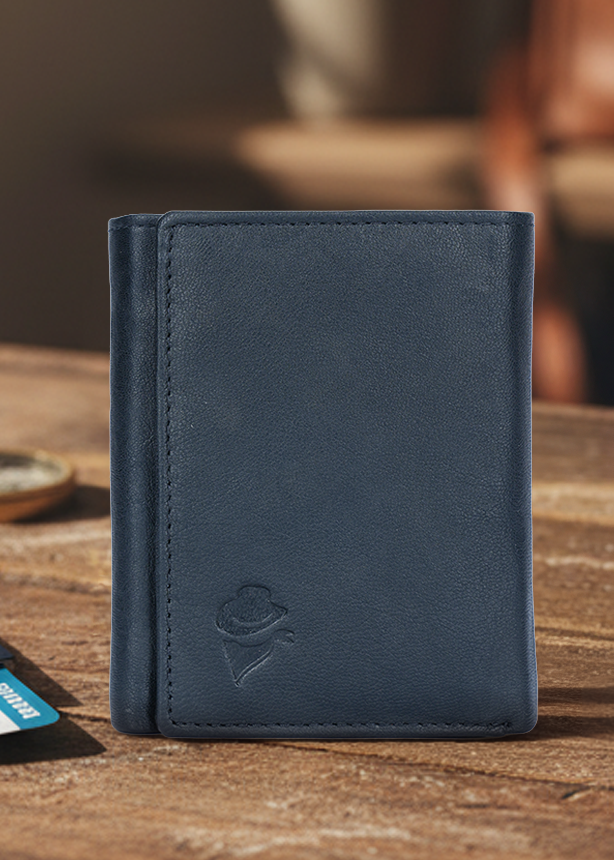 Disky Tri-Fold Leather Wallet - Black - Image 6